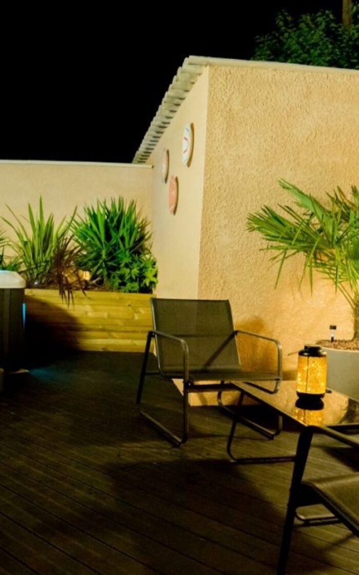 Espace extérieur avec jacuzzi