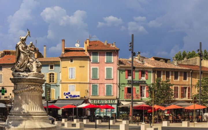 Place du théatre antique